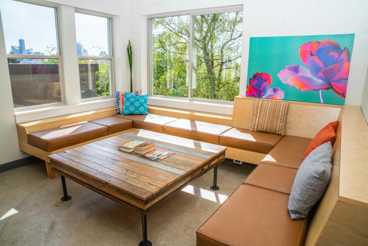 Roy Street Commons Aparthotel Seattle Bagian luar foto